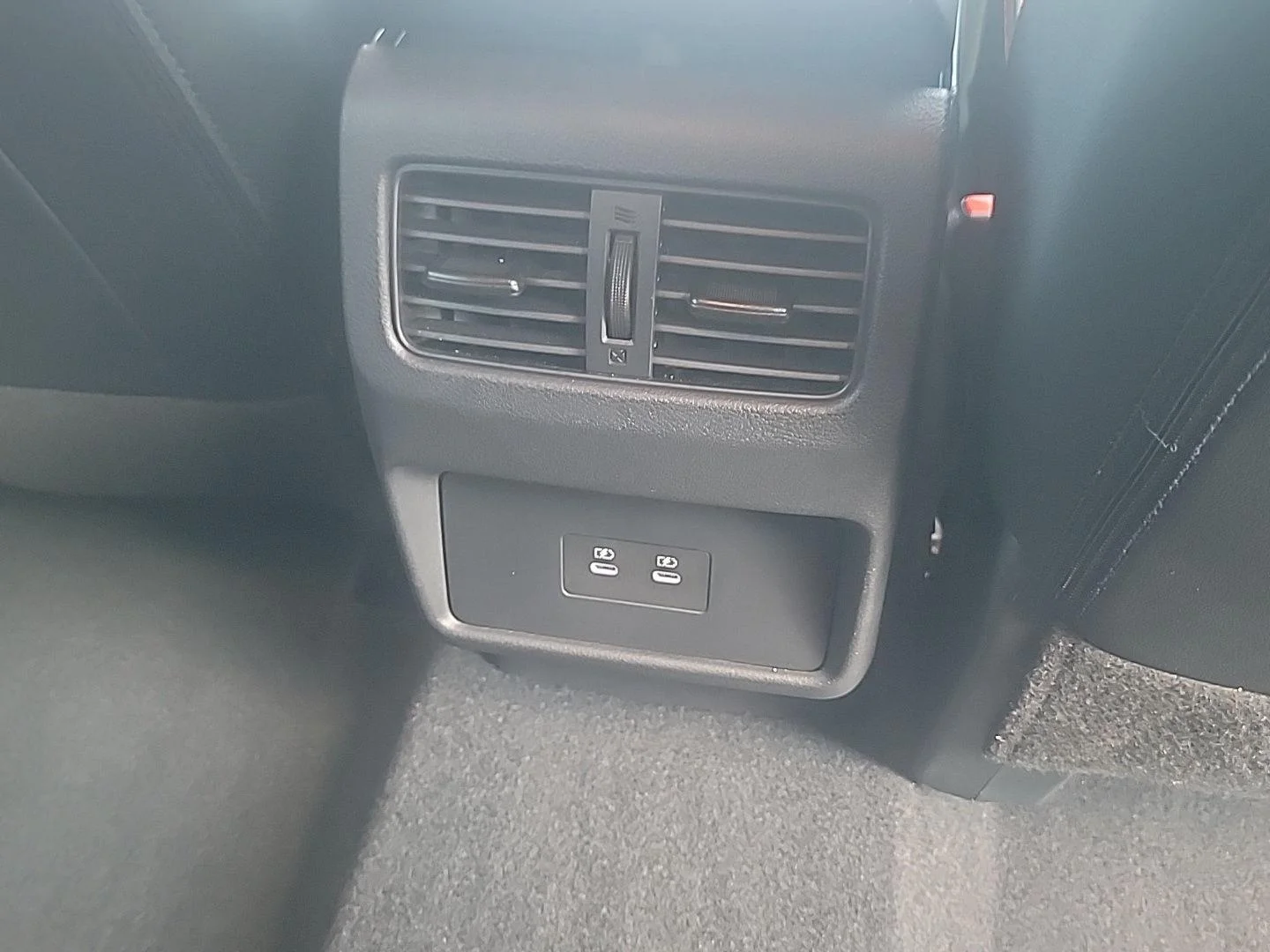 Used 2025 Everest White Pearl Nissan Rock Creek image 18