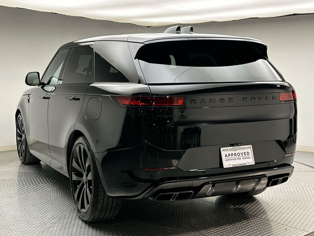 Used 2025 Santorini Black Metallic Land Rover Dynamic SE image 3
