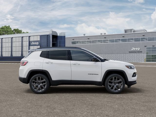 New 2026 Bright White Clear-Coat Exterior Paint Jeep Limited image 21
