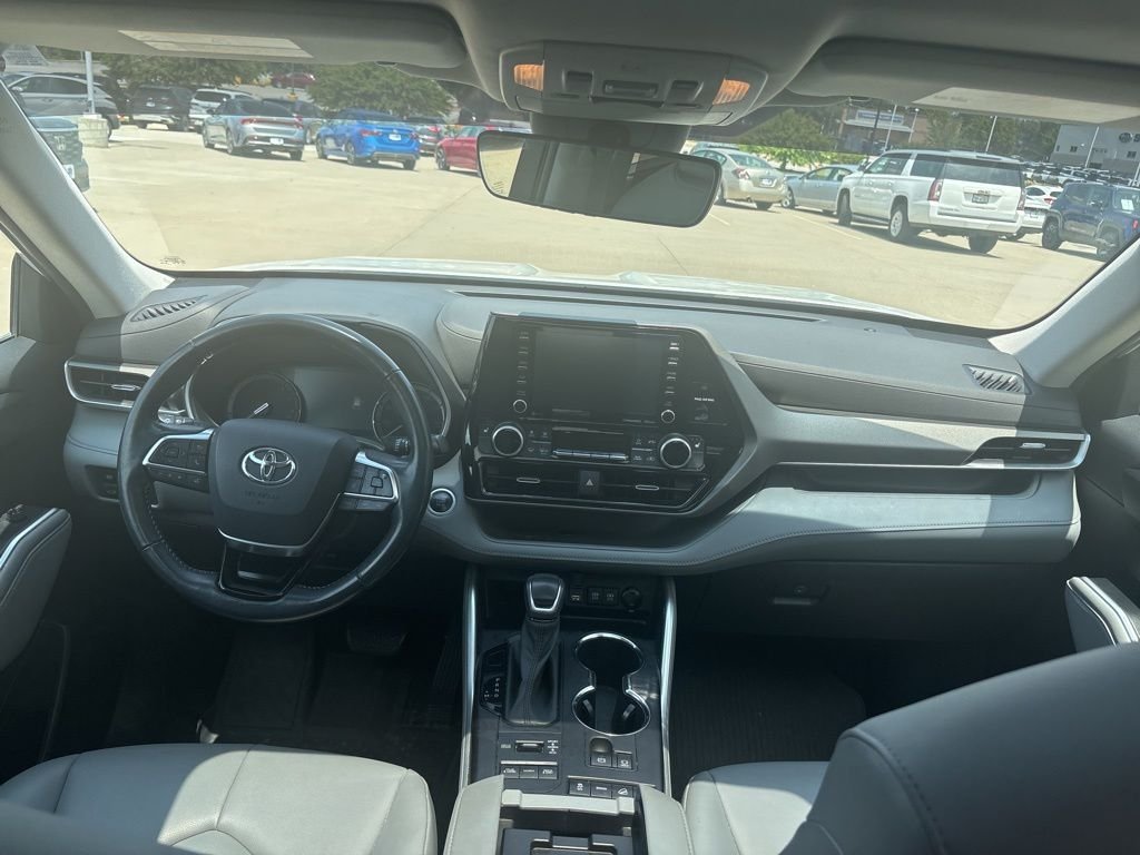 Used 2021 Blizzard Pearl Toyota XLE image 34