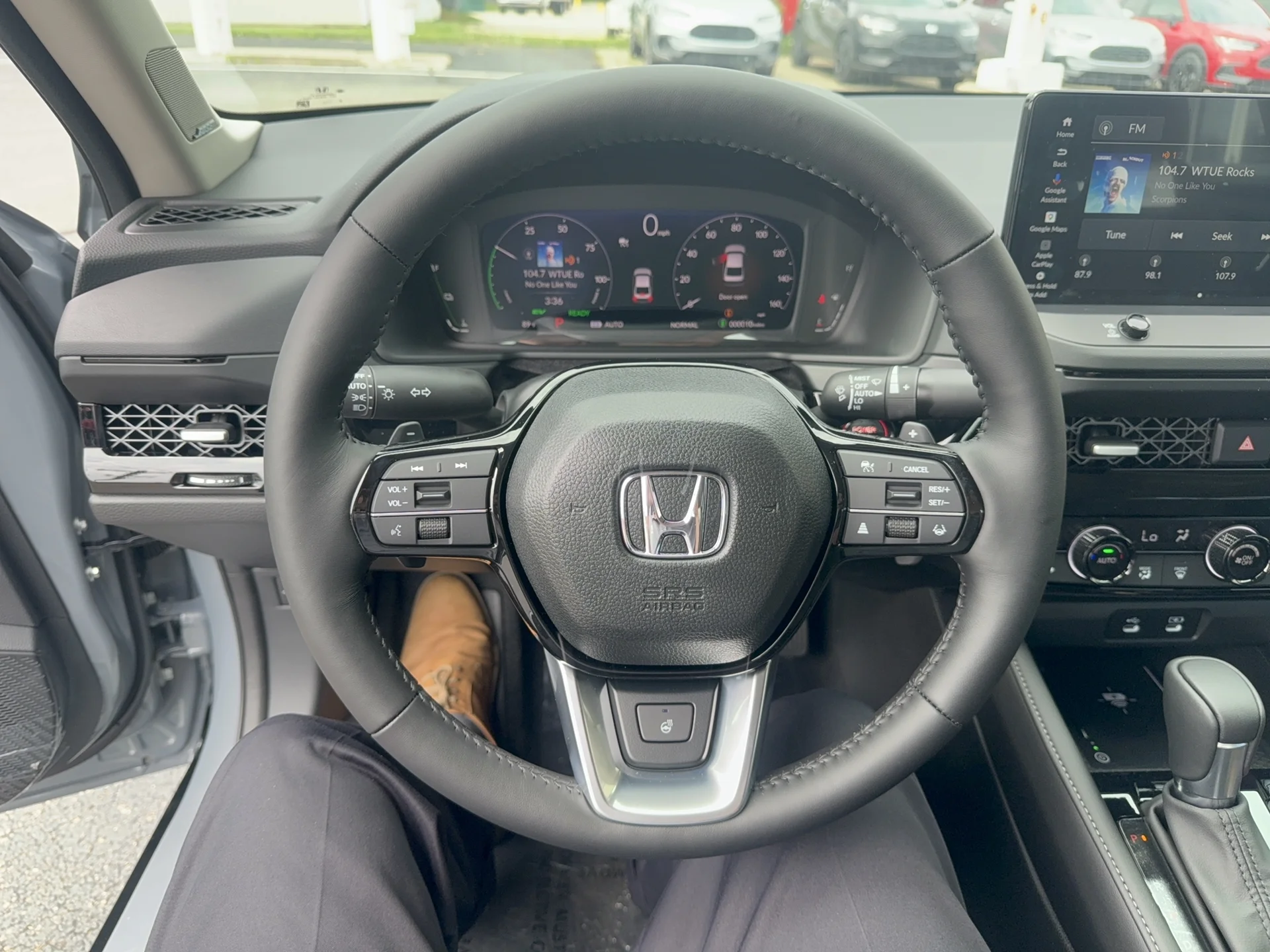 New 2026 Urban Gray Pearl Honda Touring image 13