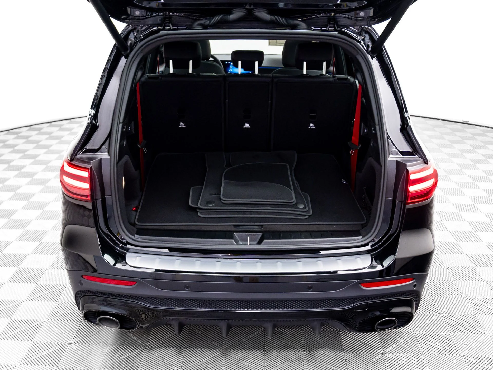New 2026 Black Mercedes-Benz GLB 35 AMG® image 35