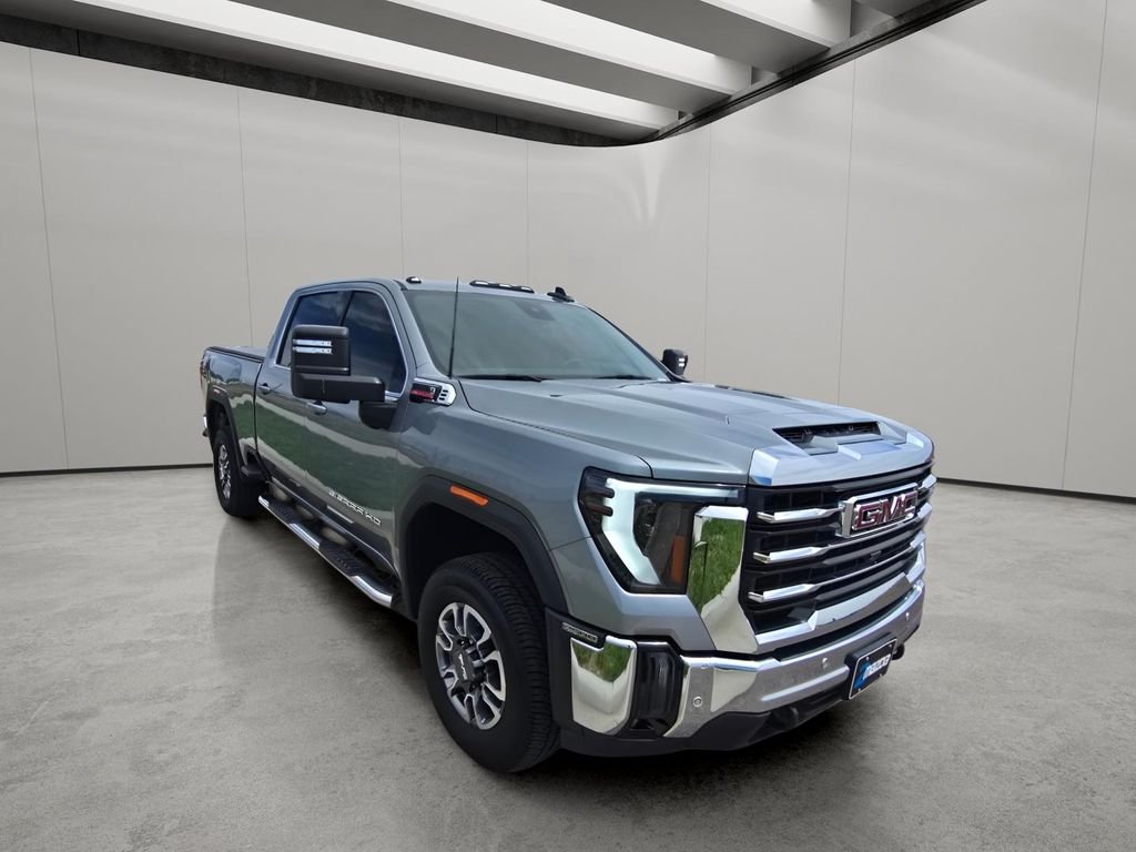 Used 2025 Sterling Metallic GMC SLE image 7