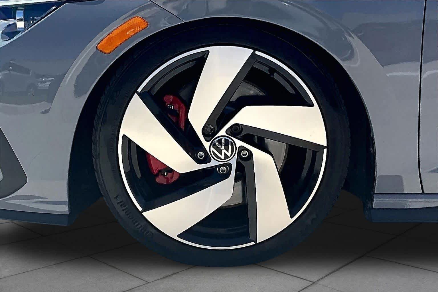 Used 2024 Moonstone Gray Volkswagen S image 10