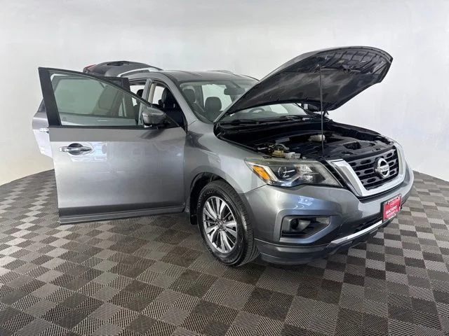 Used 2017 Gray Nissan SL image 12