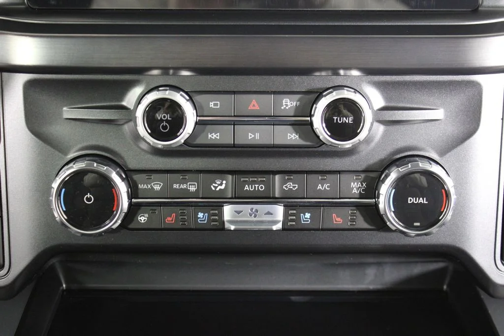New 2026 Oxford White Ford Lariat image 27