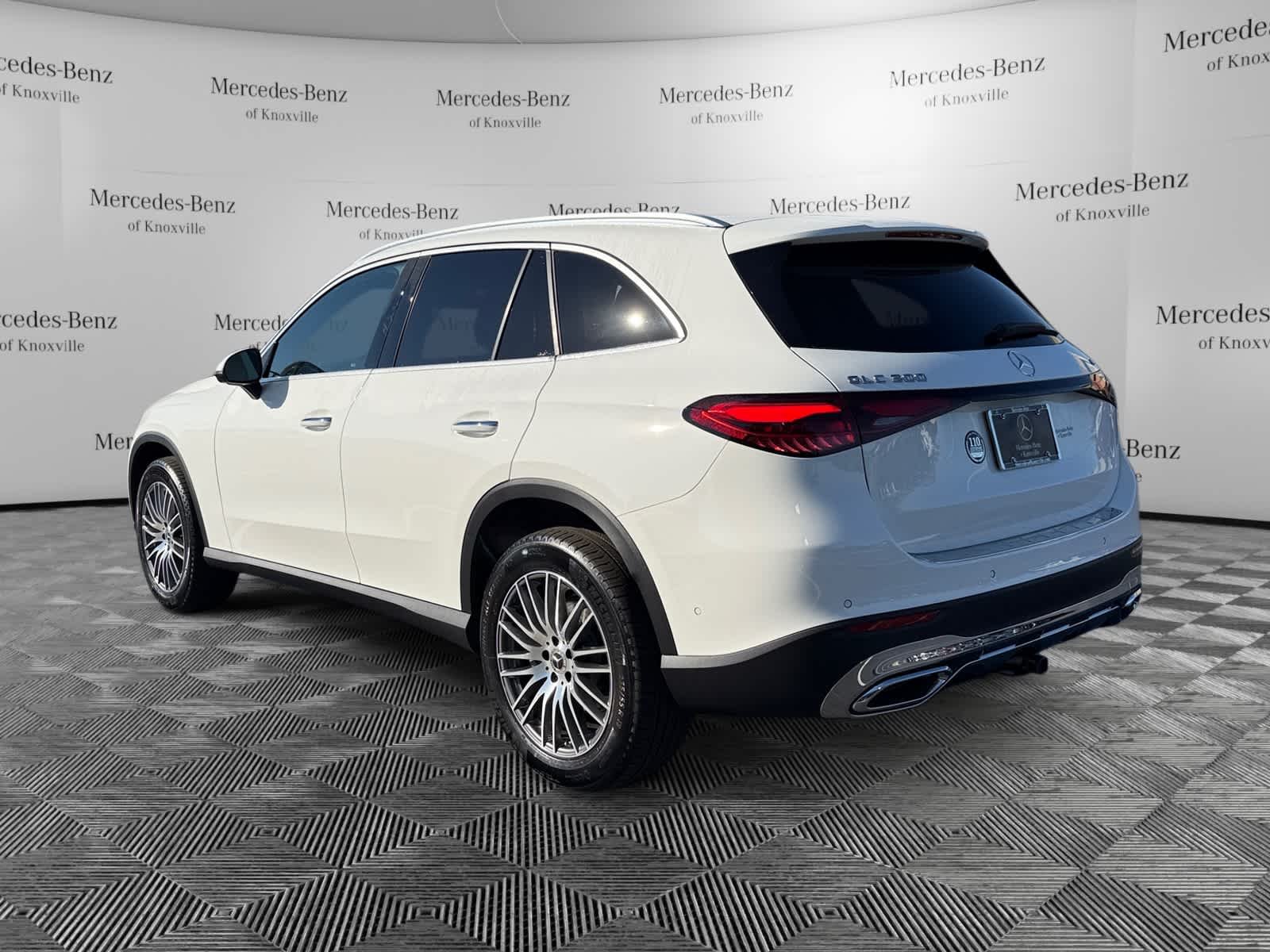 New 2027 Polar White Mercedes-Benz GLC 300 image 3
