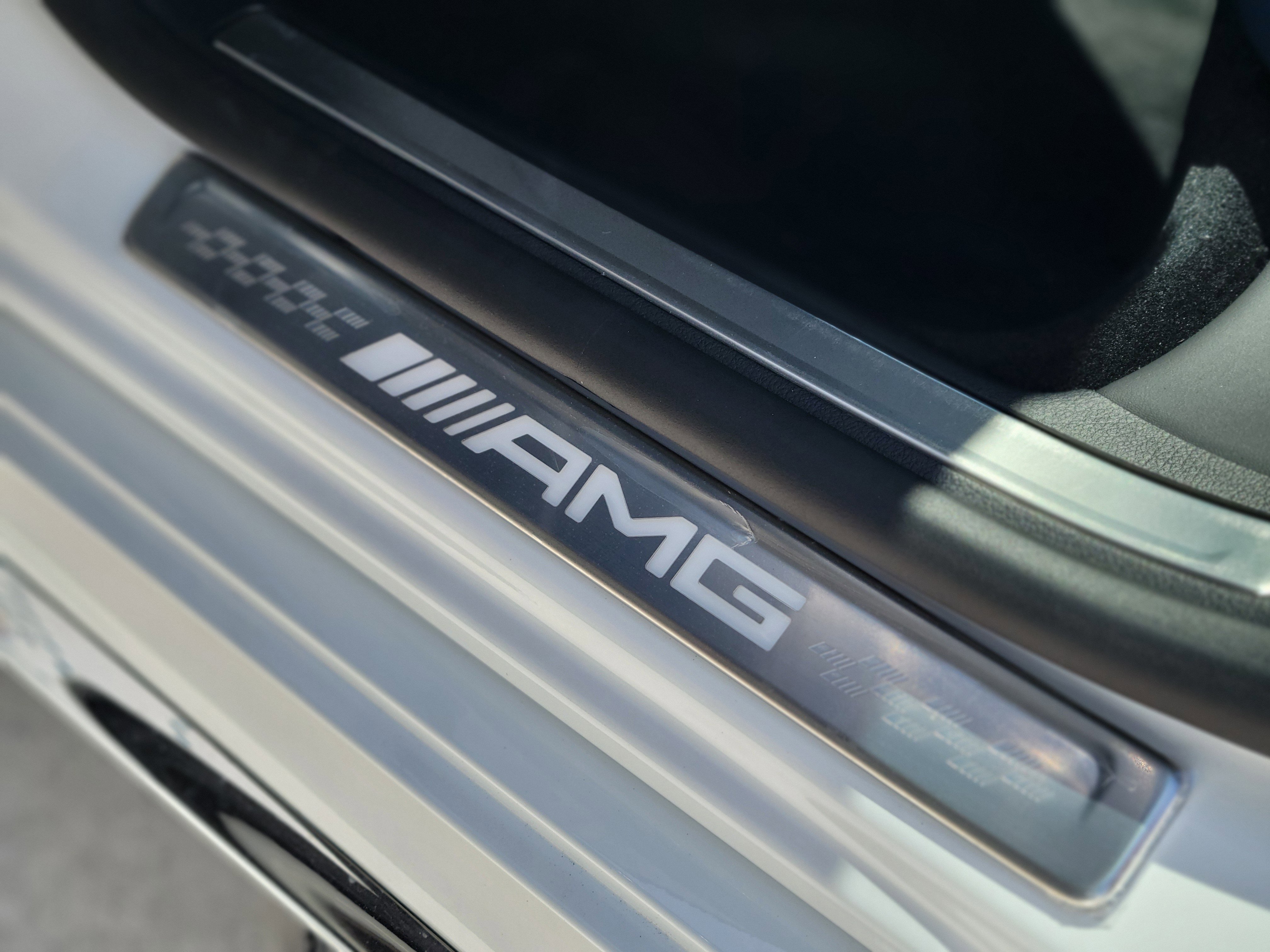 New 2026 MANUFAKTUR Moonlight White Metallic Mercedes-Benz AMG® S 63 E 4MATIC® Sedan image 50