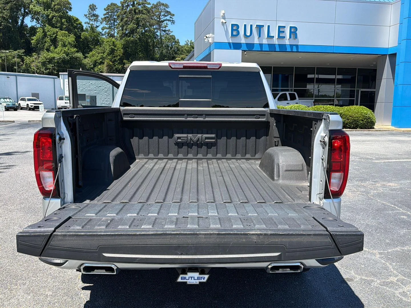 Used 2022 Quicksilver Metallic GMC Elevation image 35