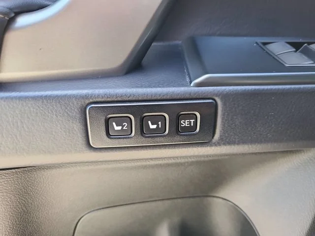 Used 2023 Gray Lexus GX 460 Premium image 17