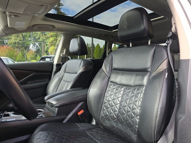 Used 2020 Pearl White Tricoat Nissan Platinum image 22