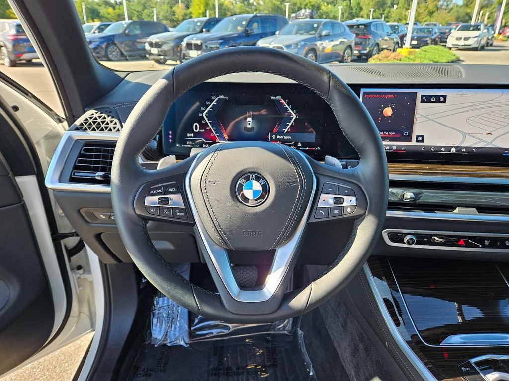 Certified Used 2026 Alpine White BMW xDrive40i image 26