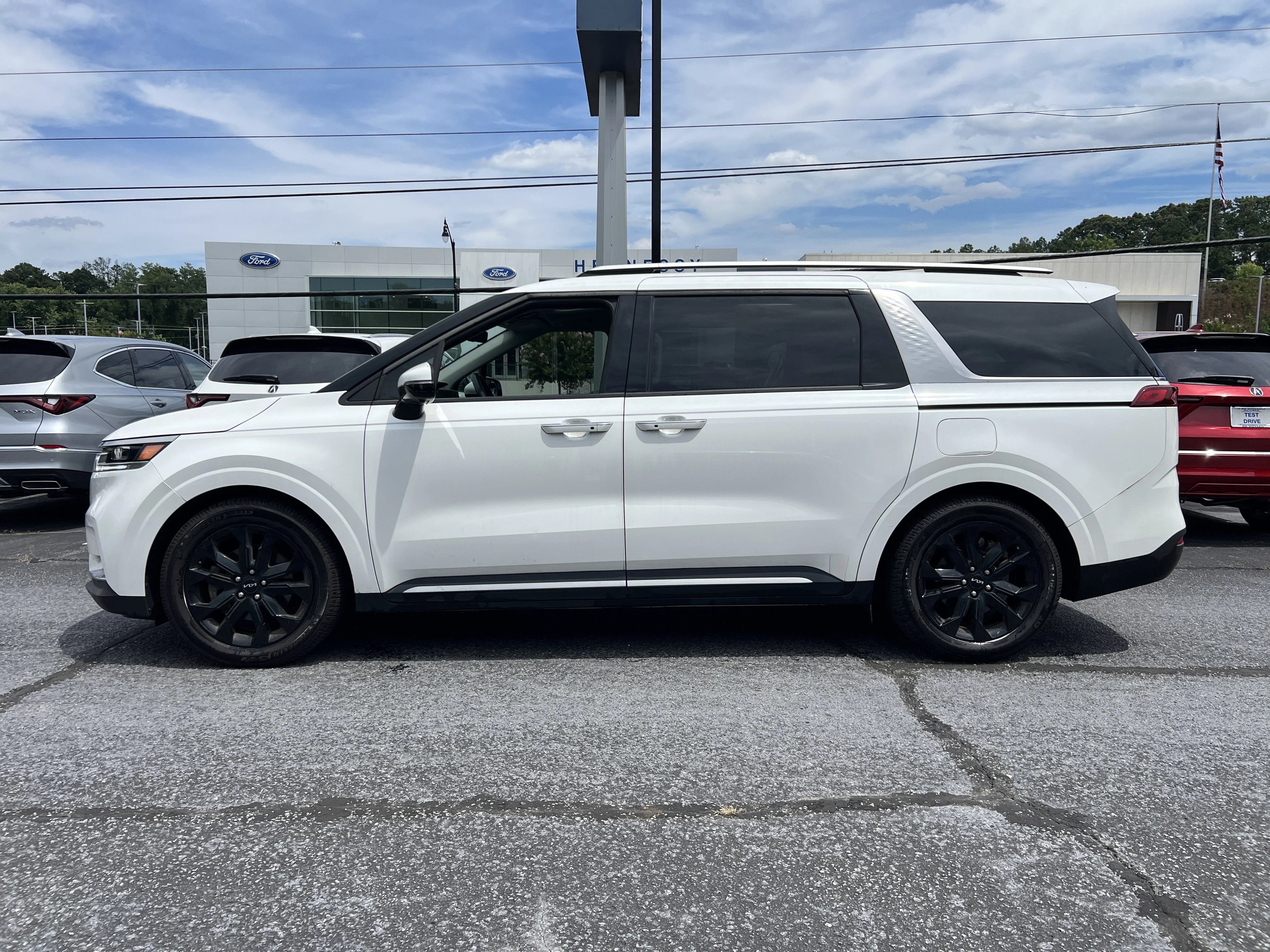 Certified Used 2023 Snow White Pearl Kia SX Prestige image 2