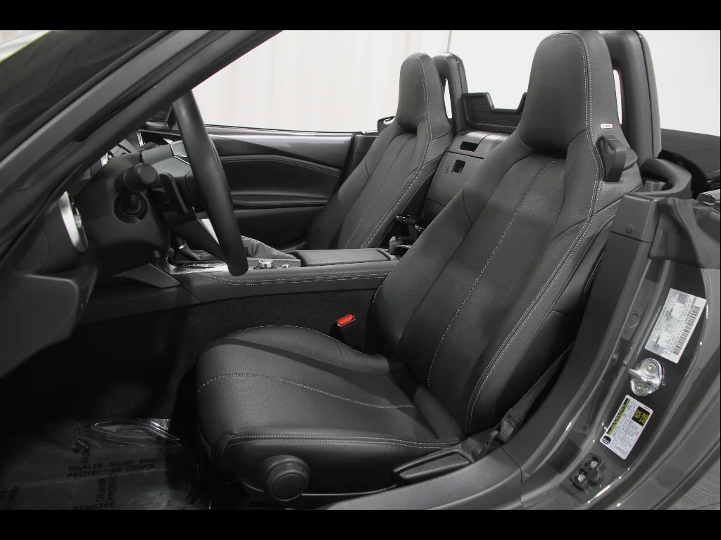 2025 Mazda MX-5 Miata Grand Touring - Photo 6