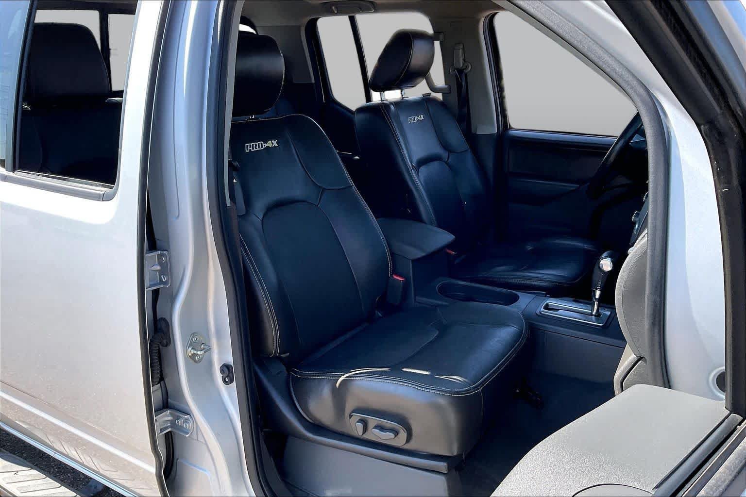 Used 2019 Brilliant Silver Metallic Nissan PRO-4X image 9