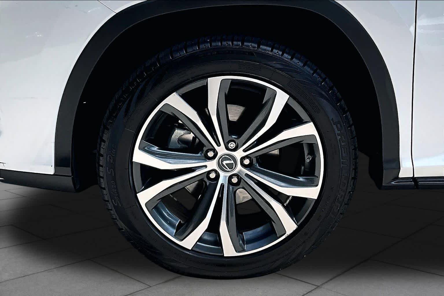 Used 2021 Eminent White Pearl Lexus  image 11