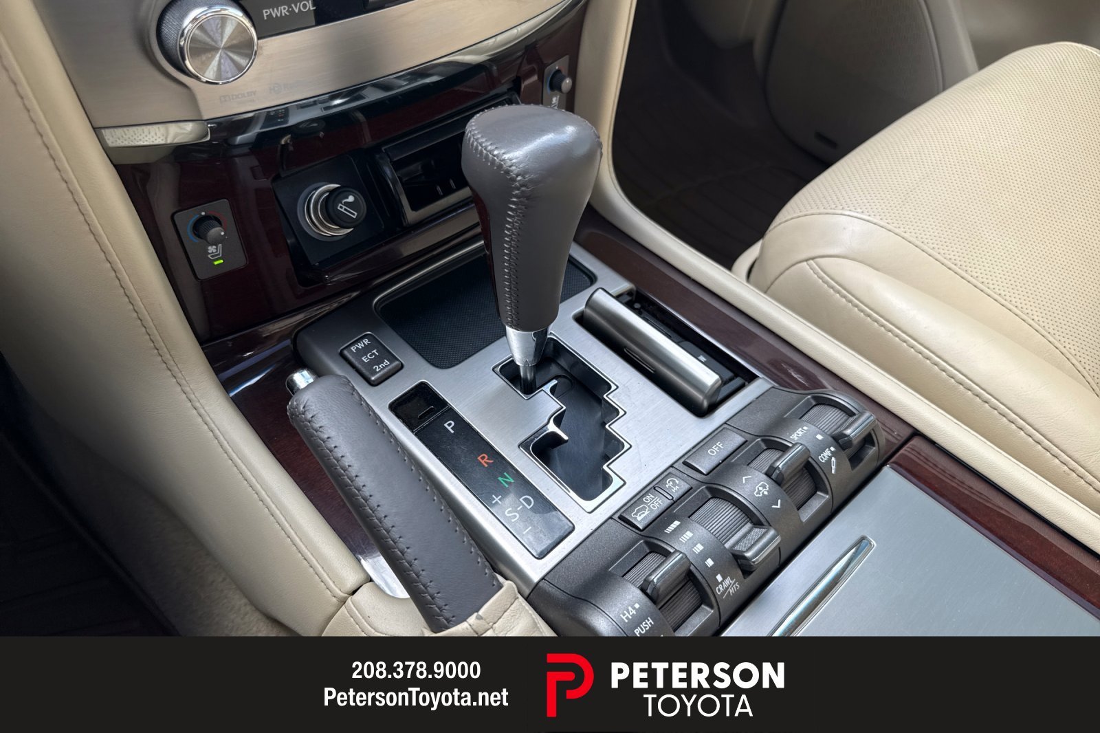 Used 2013  Lexus 570 image 21