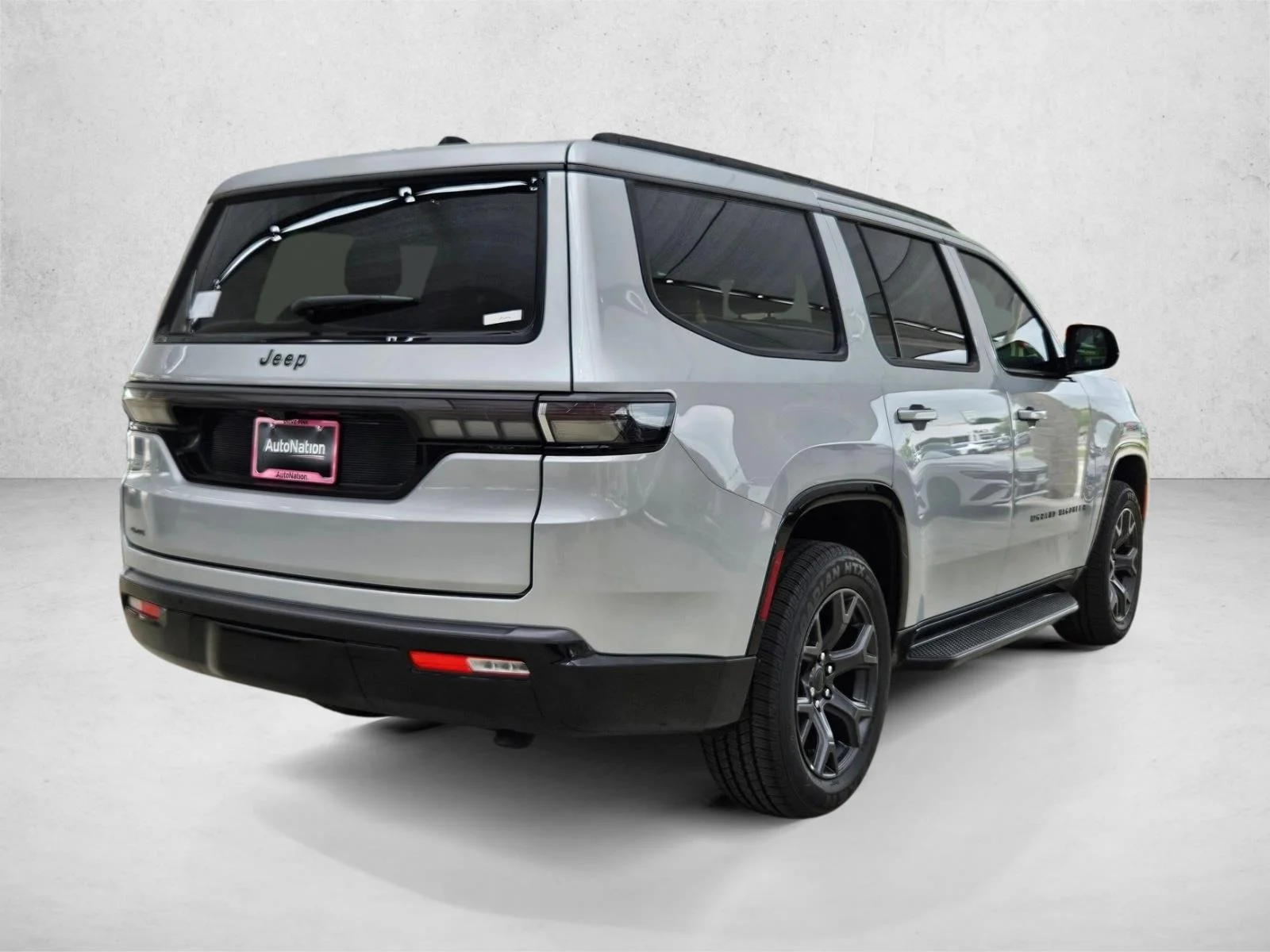 New 2026 Silver-Zynith Exterior Paint Jeep Limited Altitude image 2