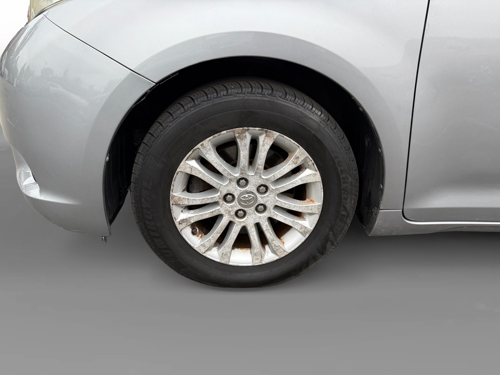 Used 2012 Silver Sky Metallic Toyota XLE image 9