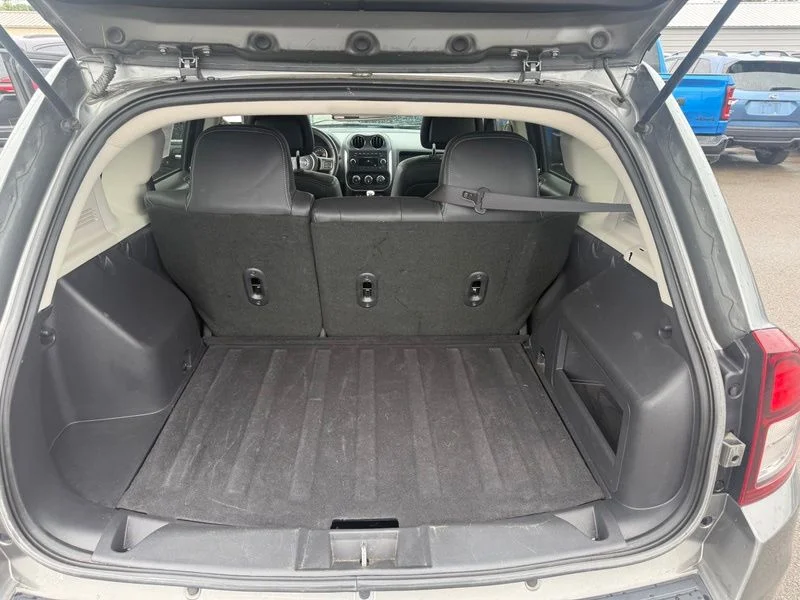 Used 2014 Gray Jeep Latitude image 5