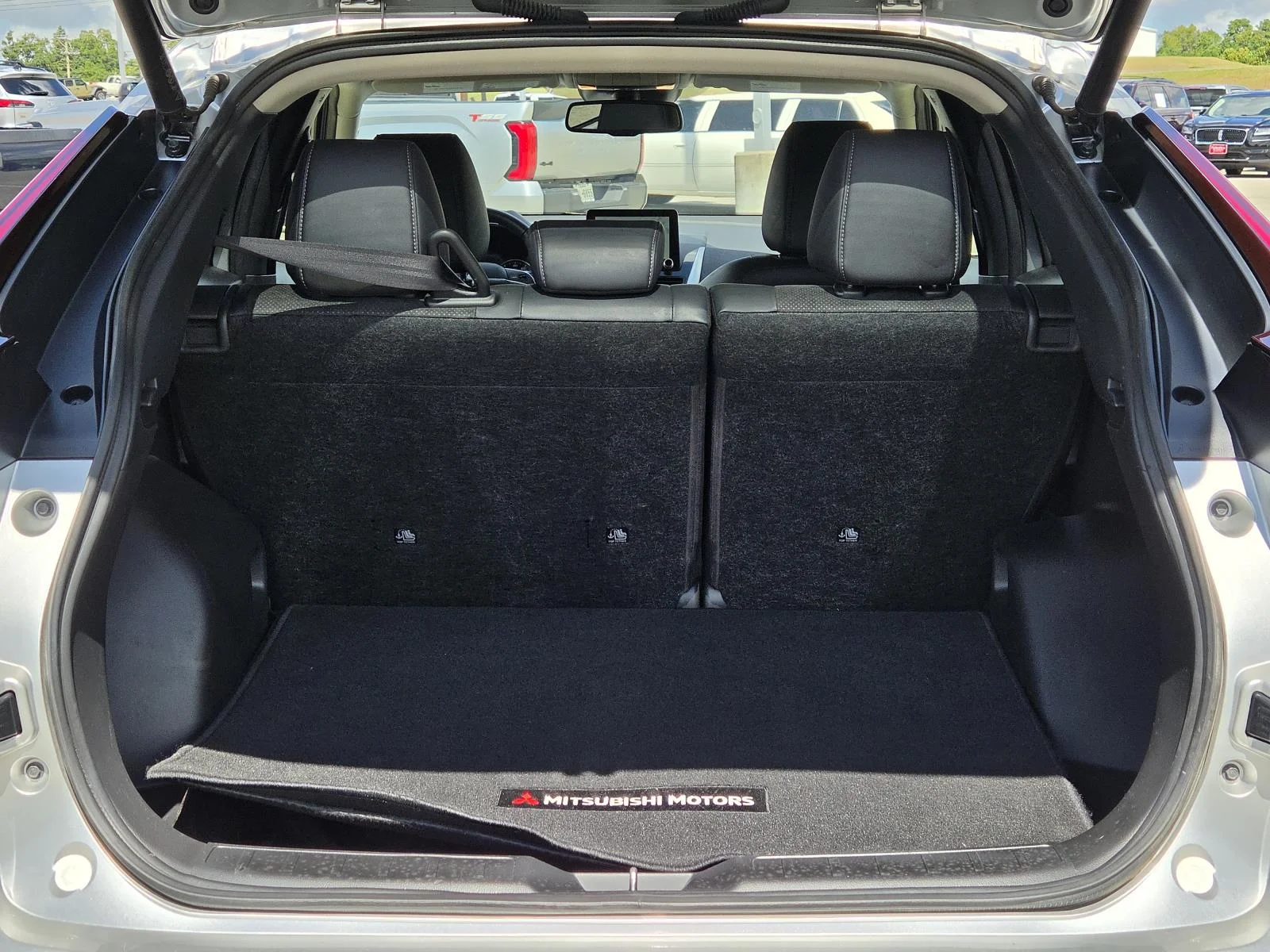 Used 2025 Alloy Silver Metallic Mitsubishi SE S-AWC image 9