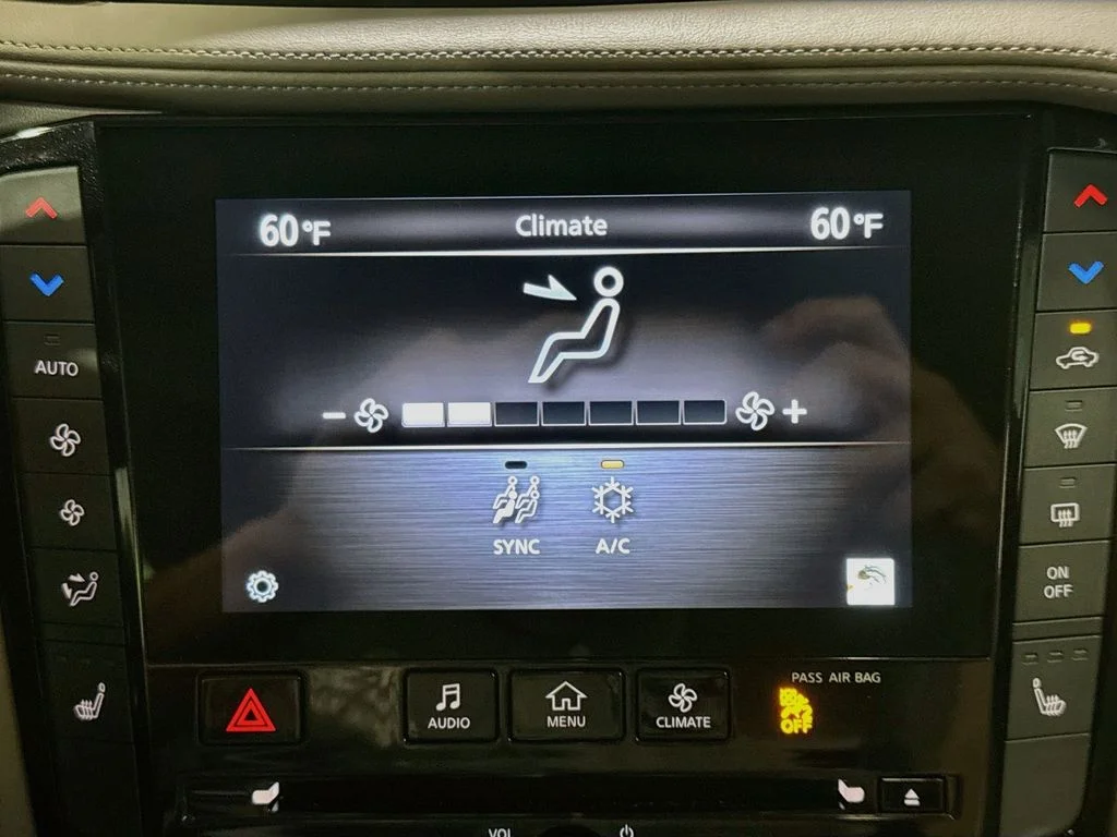 Certified Used 2023 Gray INFINITI LUXE image 16