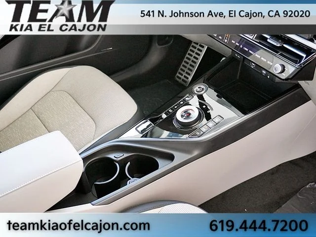 New 2026 White Kia Wave image 13