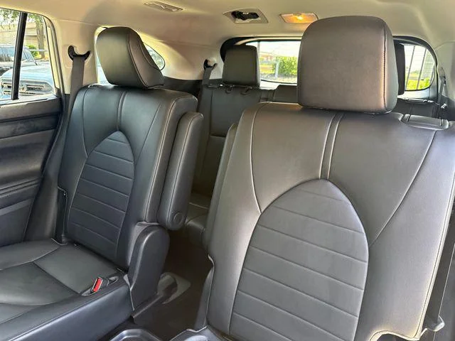 Certified Used 2020 CELESTIAL SILVER METALLIC Toyota XLE image 29