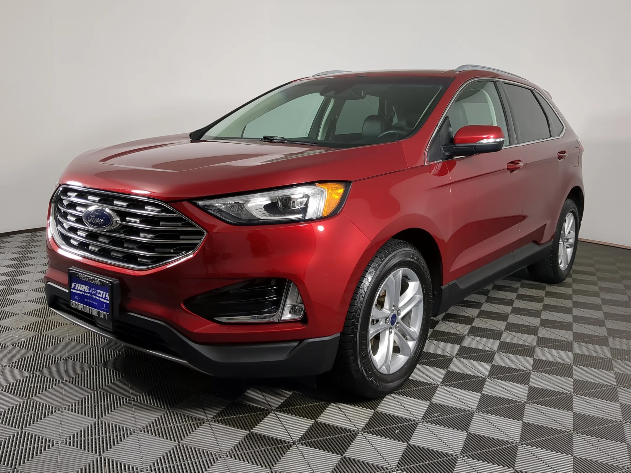 Used 2020 Rapid Red Metallic Tinted Clearcoat Ford SEL image 5