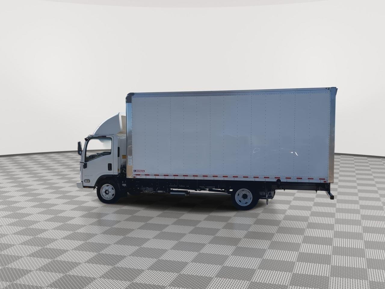 New 2024 Arc White Chevrolet  image 27