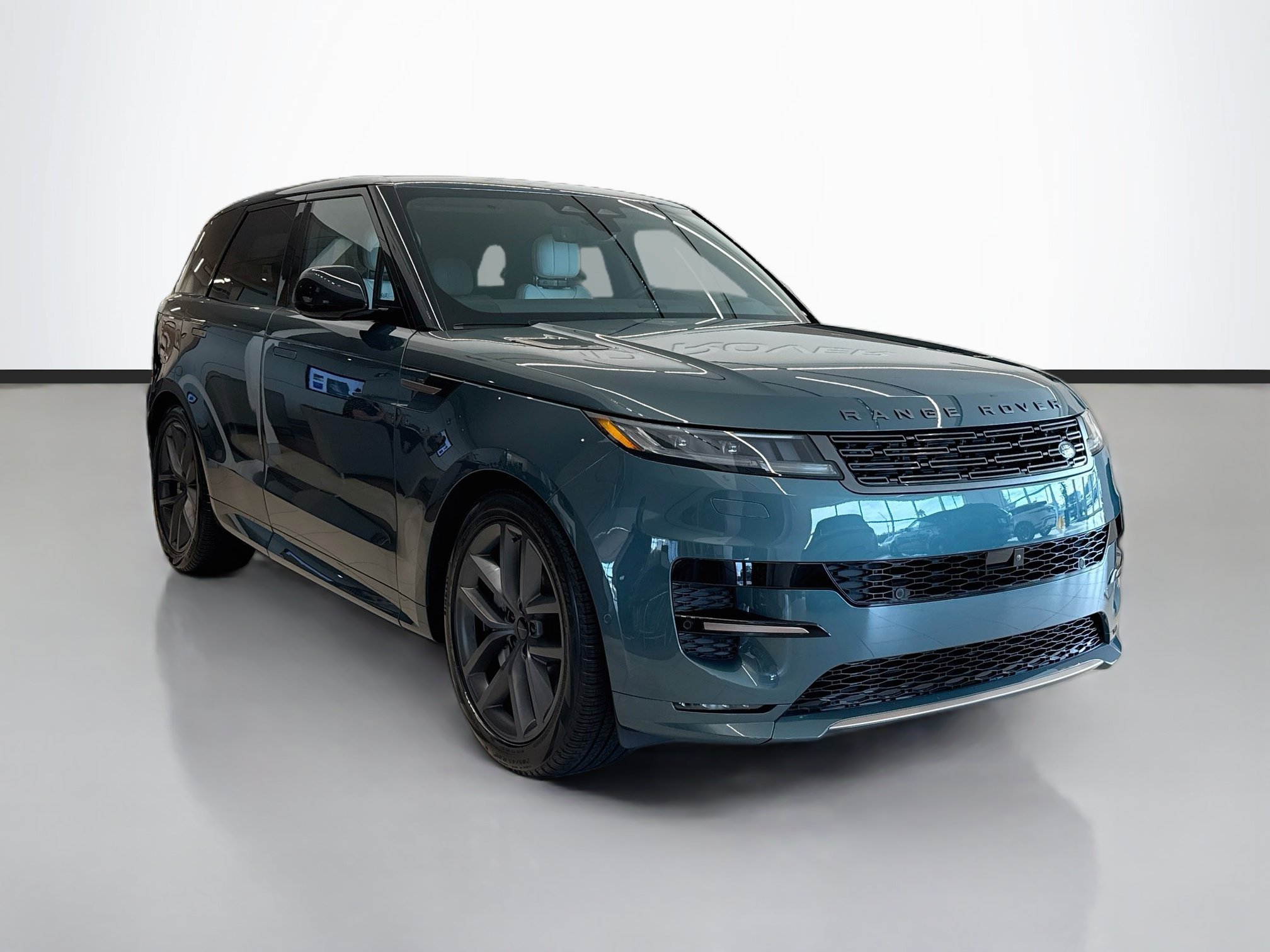New 2026 Giola Green Land Rover Dynamic SE image 7