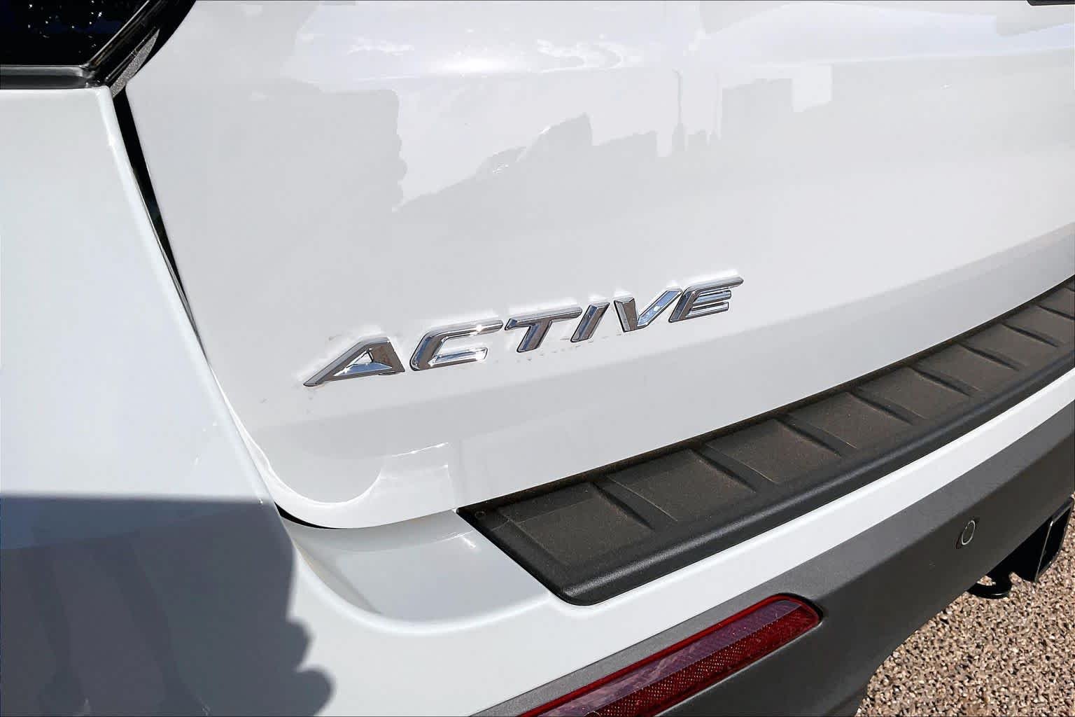 New 2027 Avalanche Gray Ford Active image 15