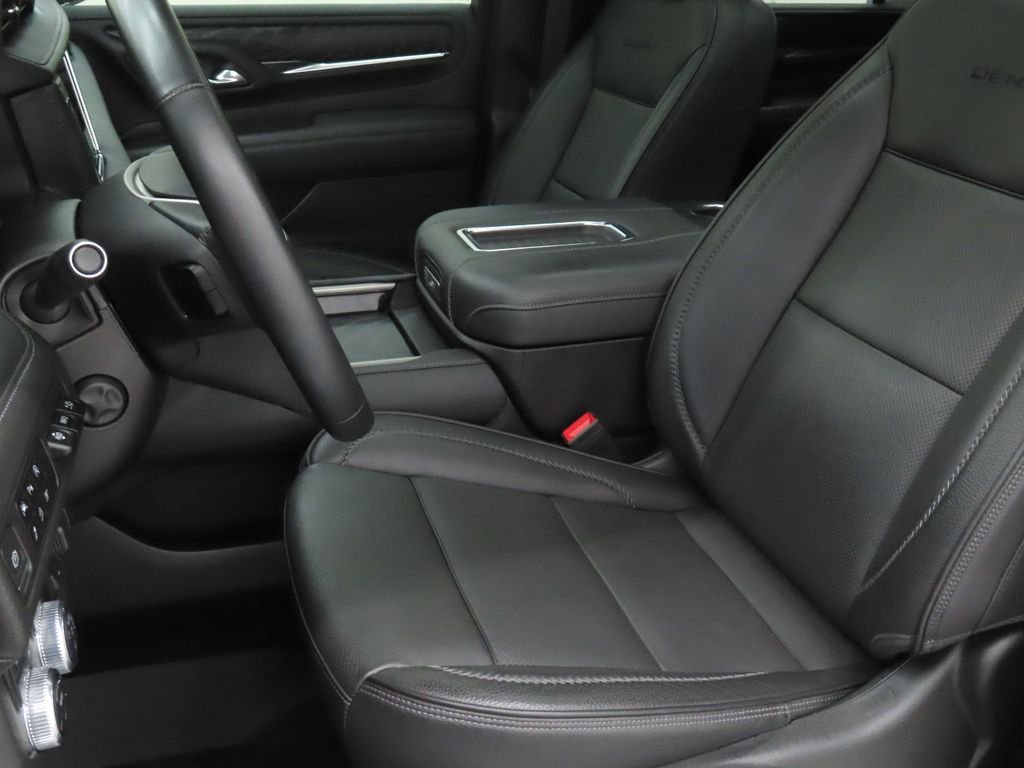Used 2023 White GMC Denali image 10