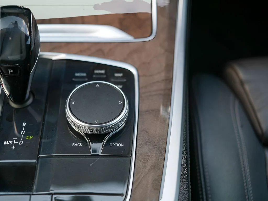 Used 2019 Gray BMW xDrive40i image 51