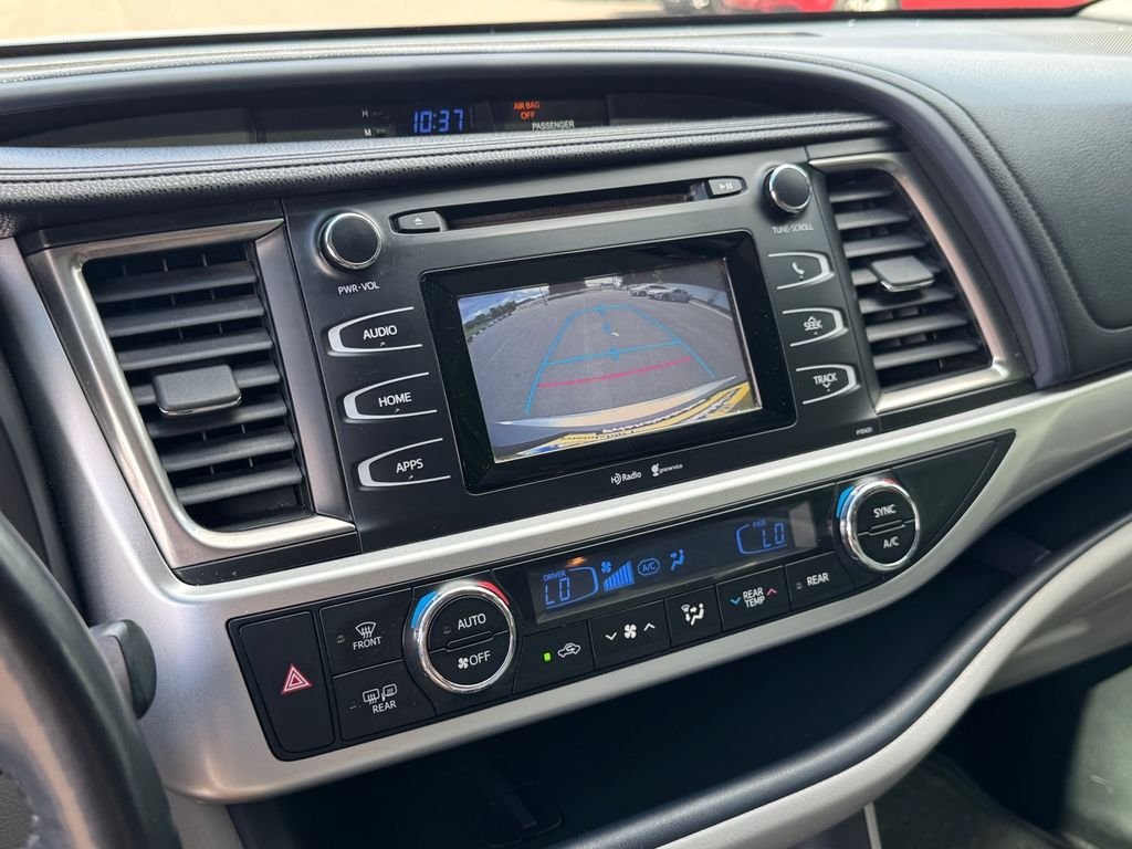 Used 2014 Silver Toyota LE Plus V6 image 25