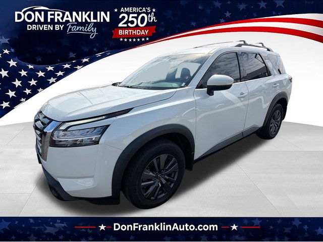 2022 Nissan Pathfinder SV
