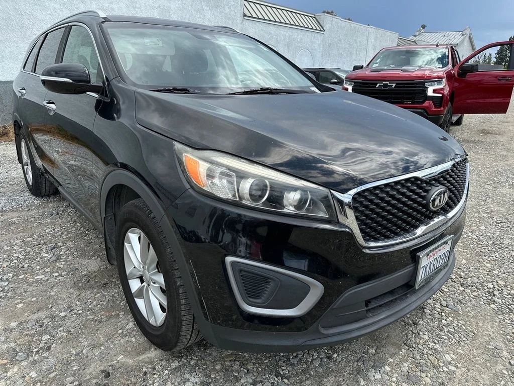 Used 2016 Black Kia LX image 6