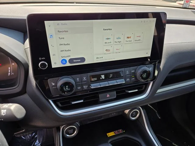 Used 2025  Toyota XLE image 26