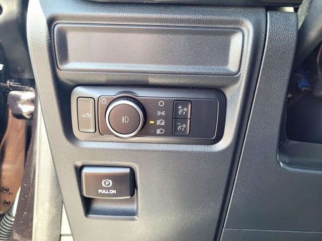Used 2022  Ford XL image 15