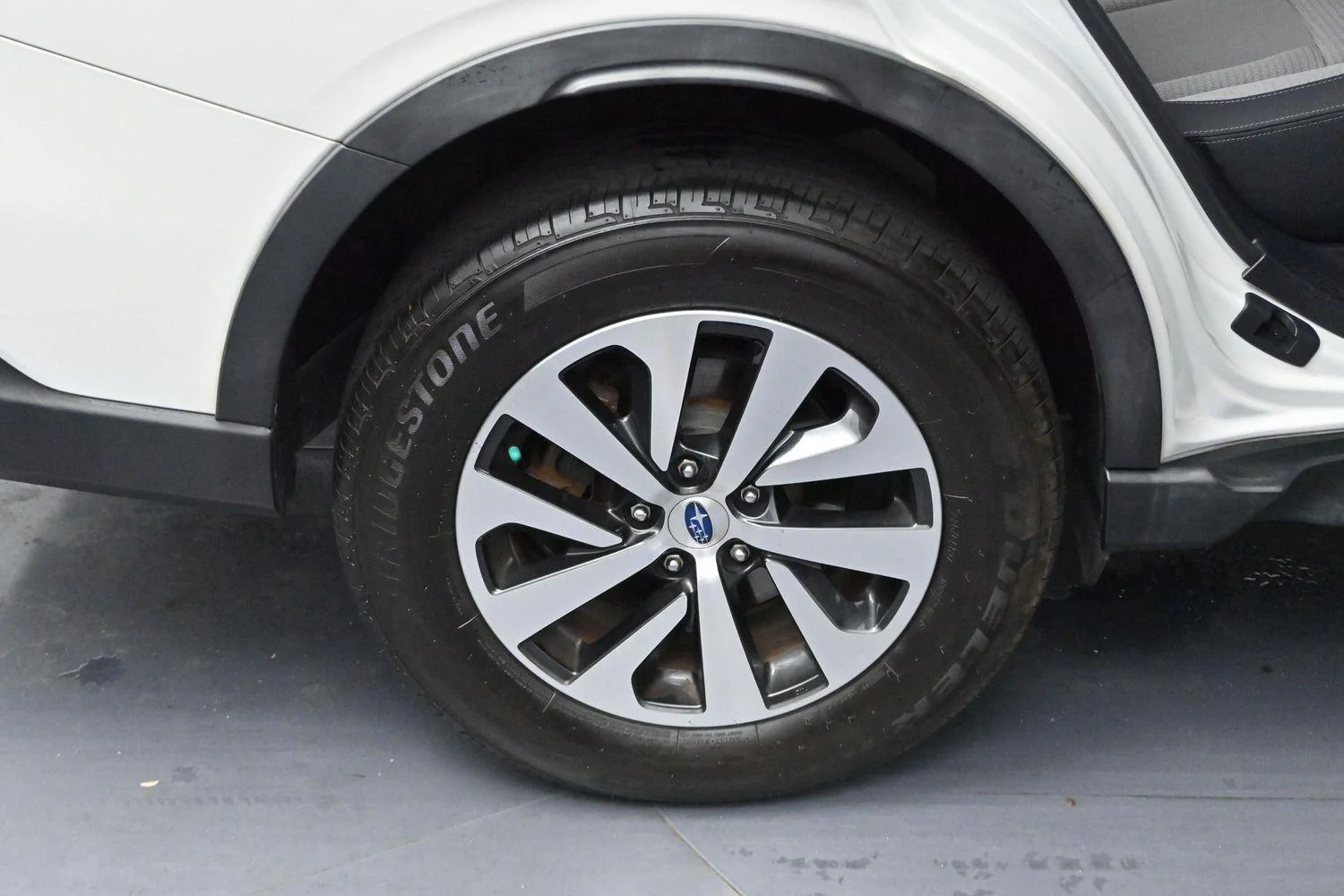 Used 2020 Crystal White Pearl Subaru Premium image 31