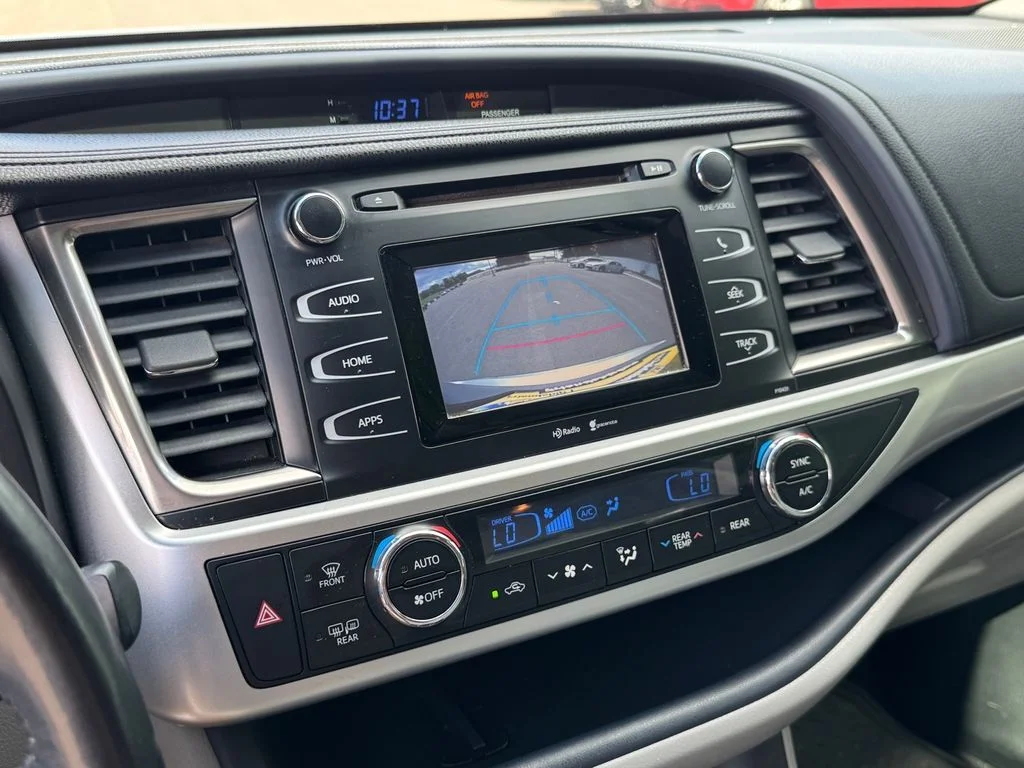 Used 2014 Silver Toyota LE Plus V6 image 25
