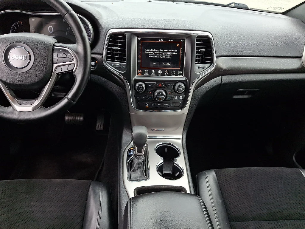 Used 2018 Bright White Clearcoat Jeep Altitude image 16