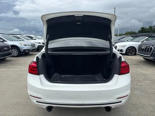 Used 2018 Alpine White BMW 340i xDrive image 9