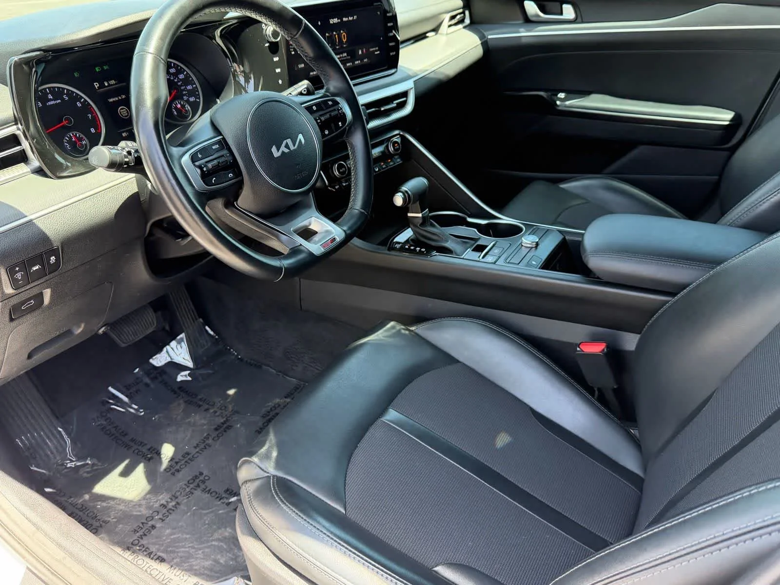 Used 2022 Glacial White Pearl Kia GT-Line image 18