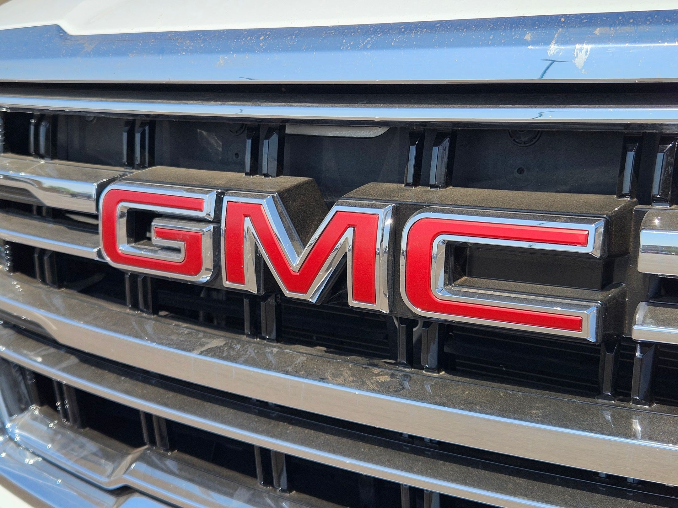 Used 2023 SUMMIT WHITE GMC SLT image 10