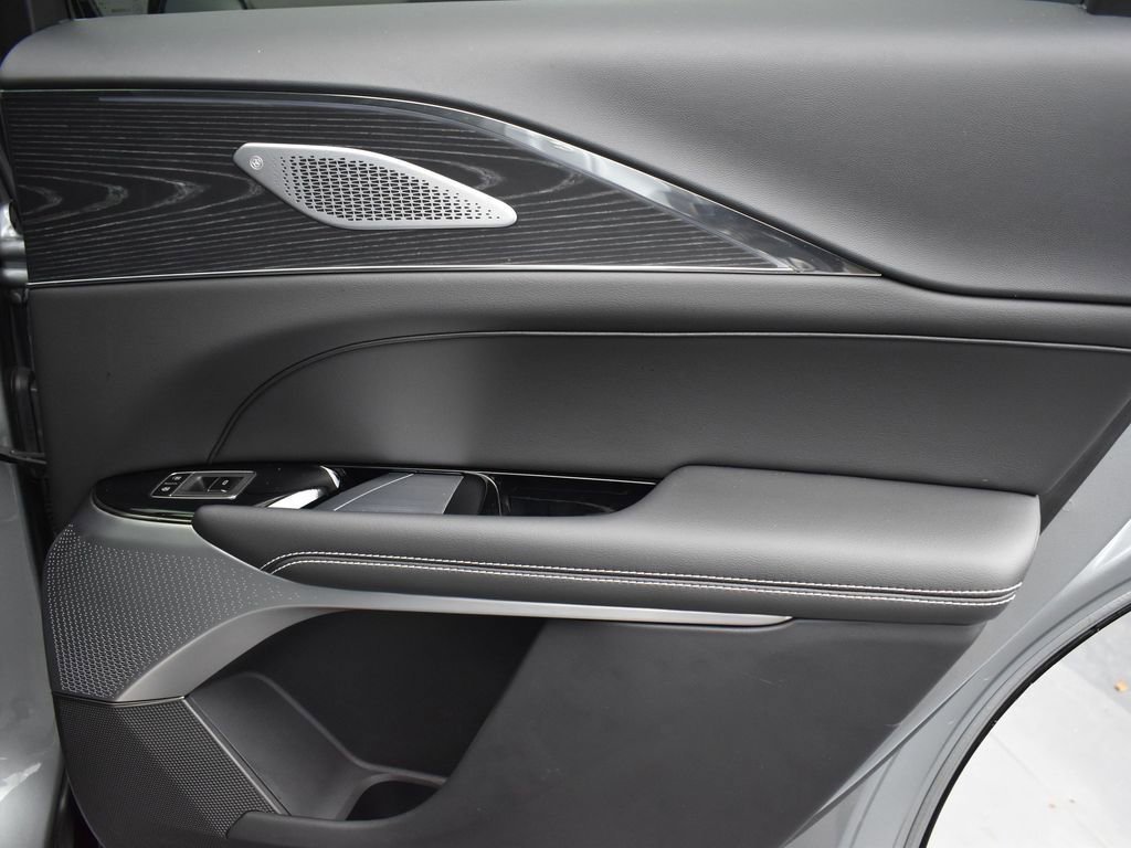 2024 CADILLAC LYRIQ - Image 28