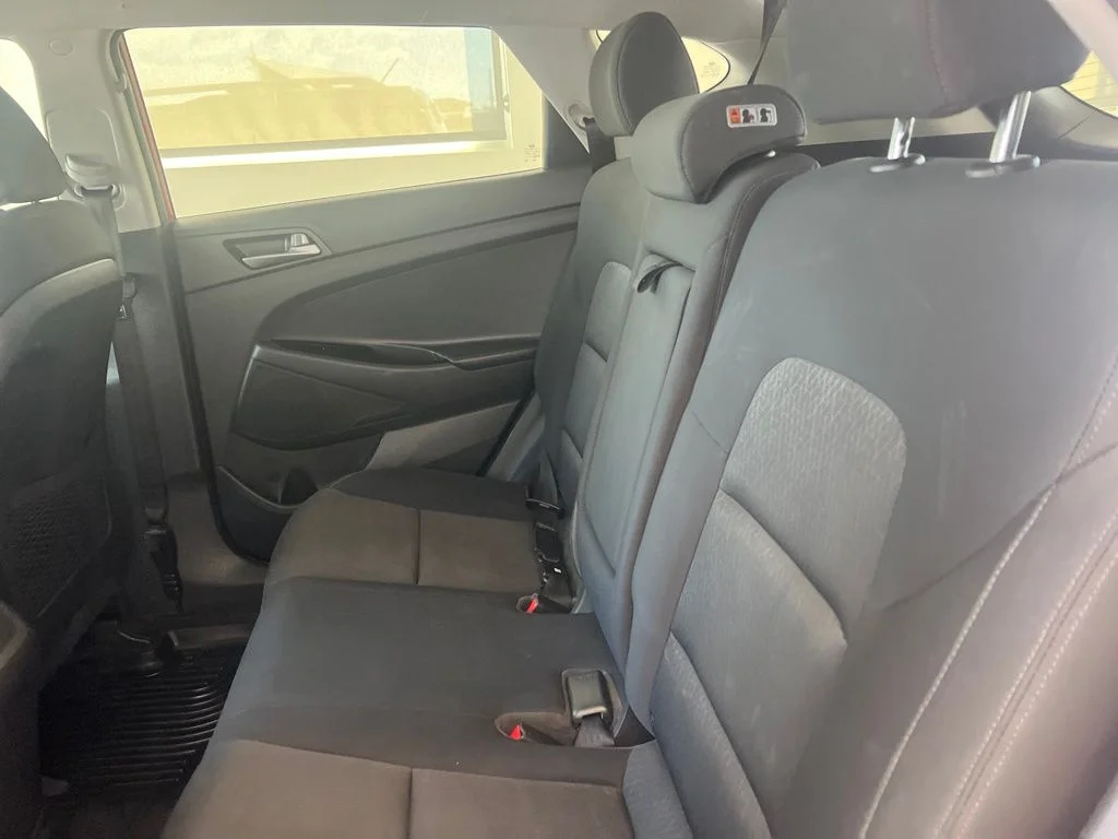 Used 2017 Sunset Hyundai SE image 23