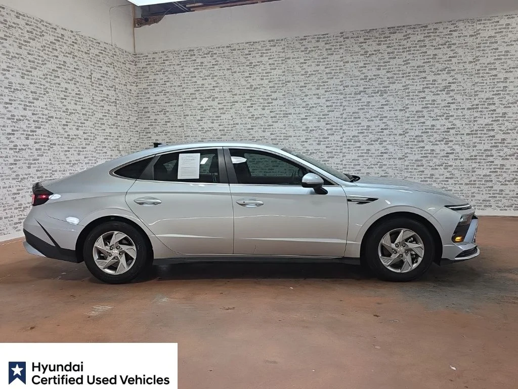 Certified Used 2025 Aero Silver Hyundai SE image 7