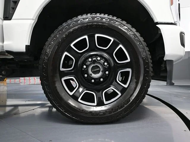 2025 Ford F-250 Super Duty Platinum - Photo 16