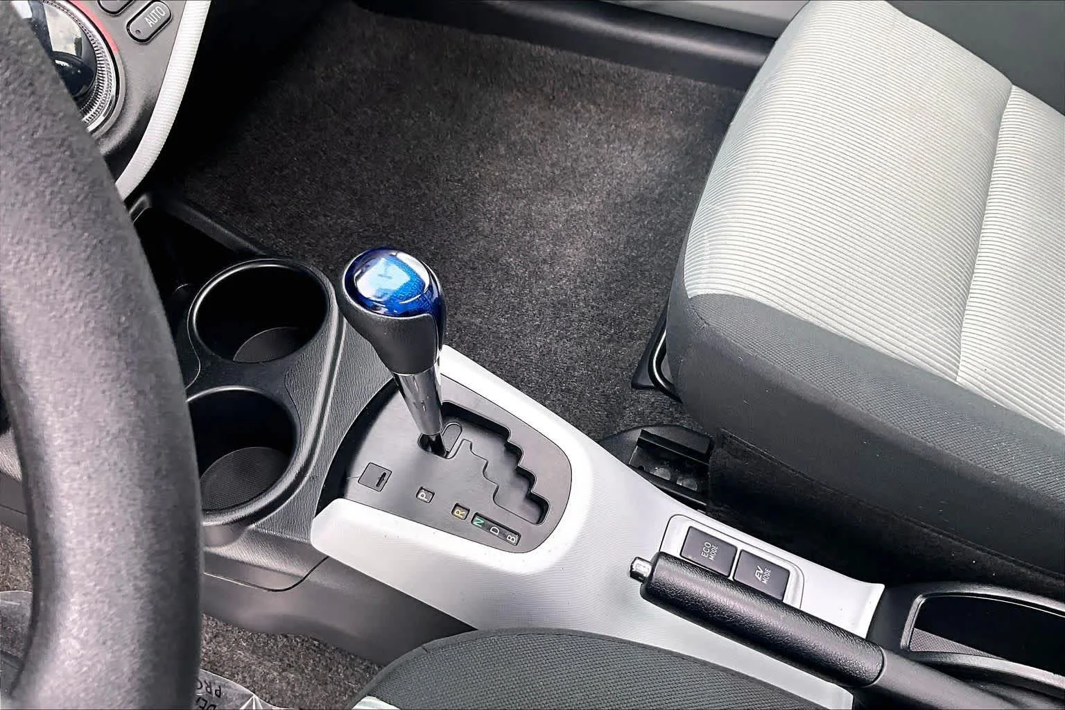 Used 2012 Moonglow Toyota Three image 17